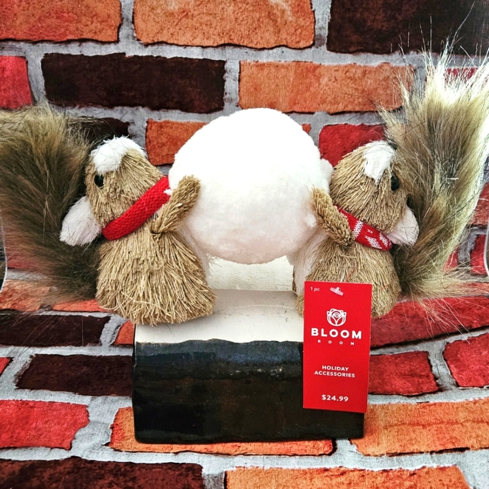 #496 Bloom Festive- Squirrel Duo with Snowball NEW